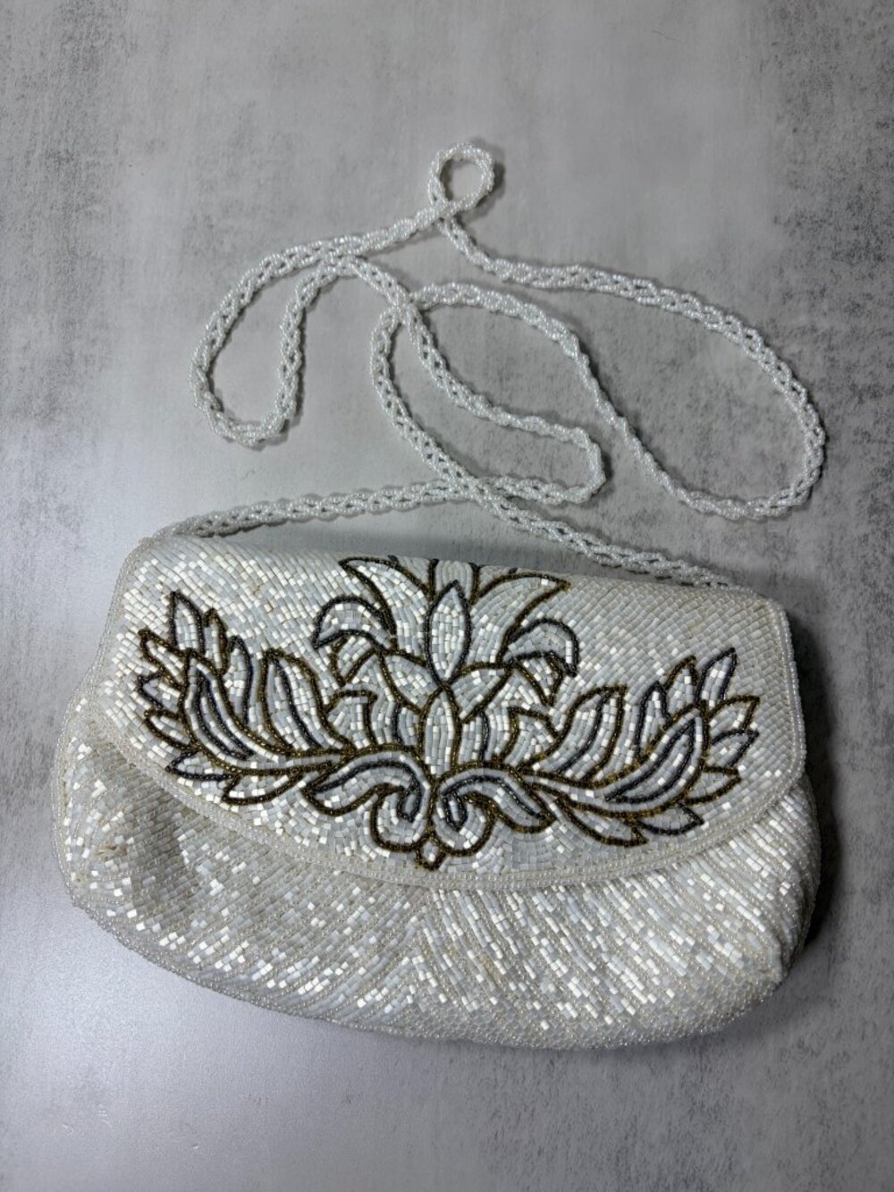 Vintage La Regale White Beaded Floral Evening Shoulder Bag Purse